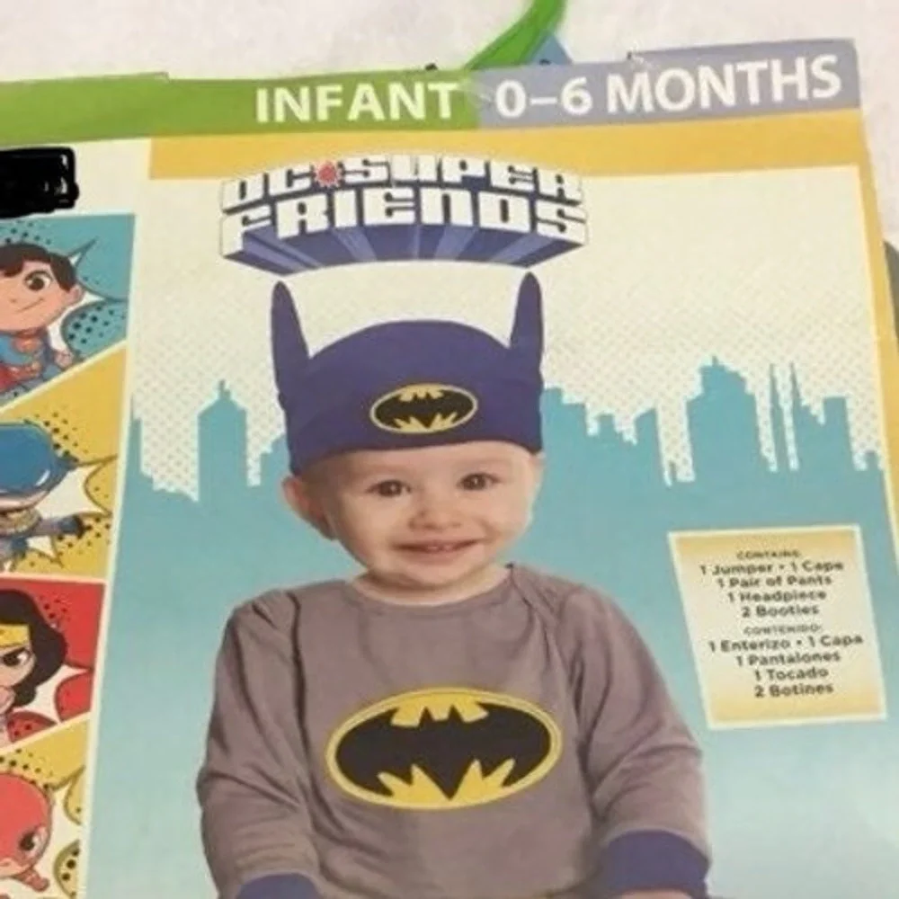 DC Super Friends Batman Costume Infant 0-6M Gray New 6 Piece Set 8876452